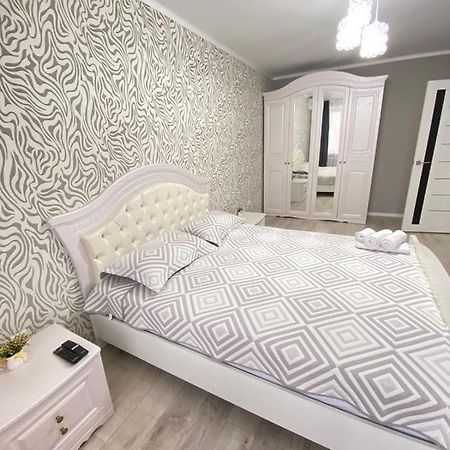 Вип 1Комн Айтиева 70 Uralsk Luaran gambar